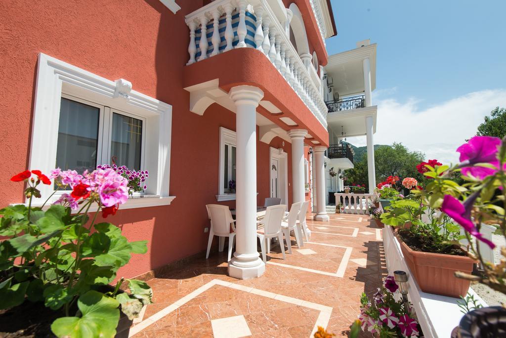 Hotel Wellness & Spa Angelo Gabriel Petrovac Extérieur photo
