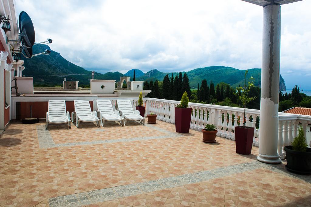 Hotel Wellness & Spa Angelo Gabriel Petrovac Extérieur photo