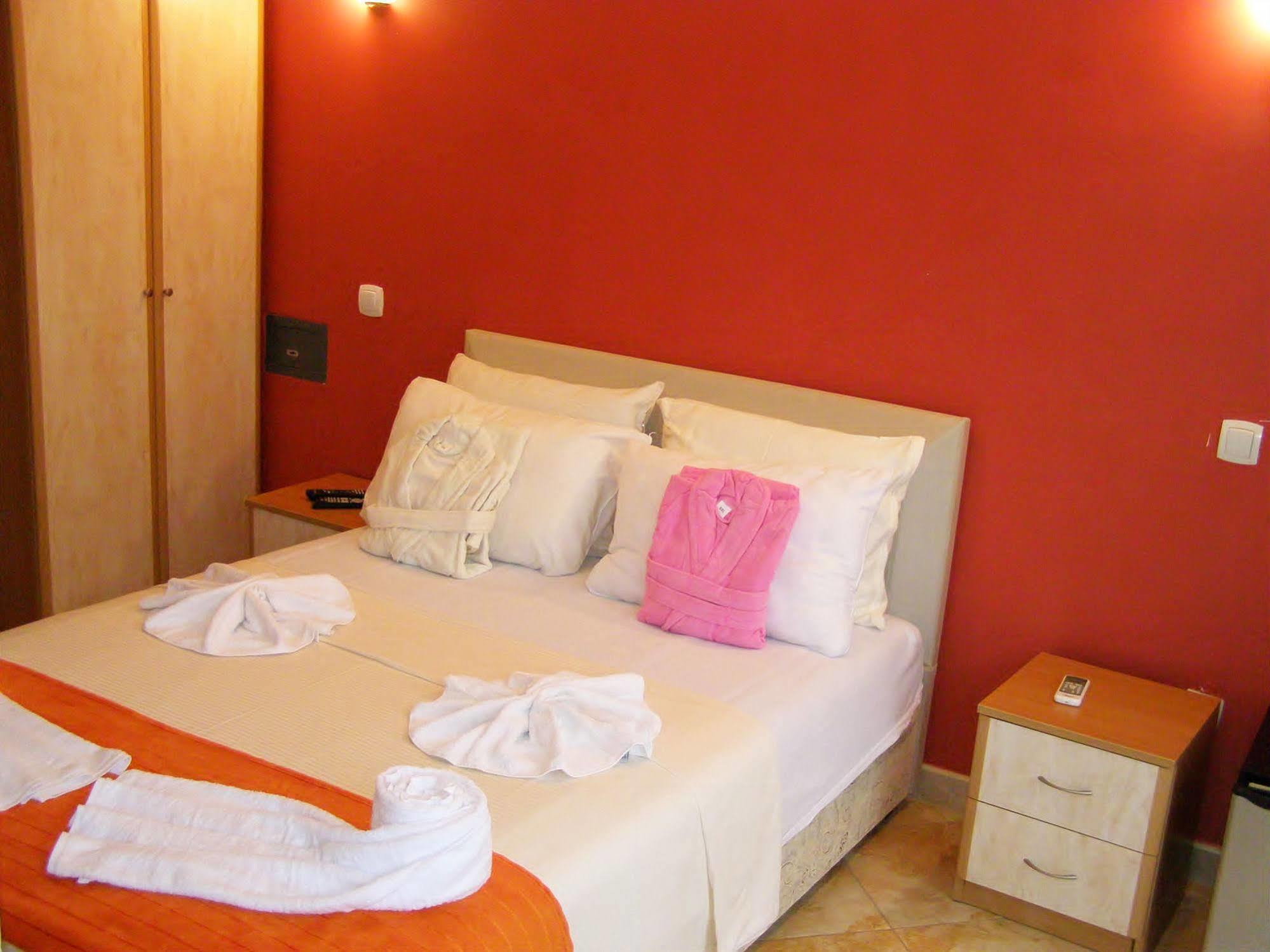 Hotel Wellness & Spa Angelo Gabriel Petrovac Extérieur photo