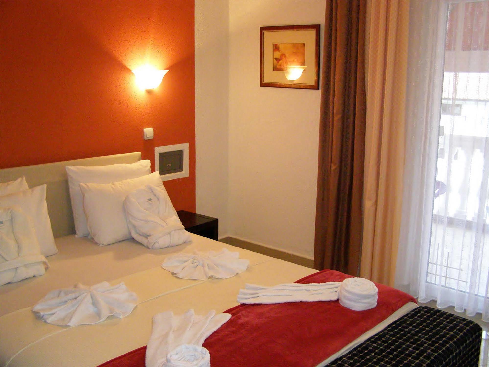 Hotel Wellness & Spa Angelo Gabriel Petrovac Extérieur photo