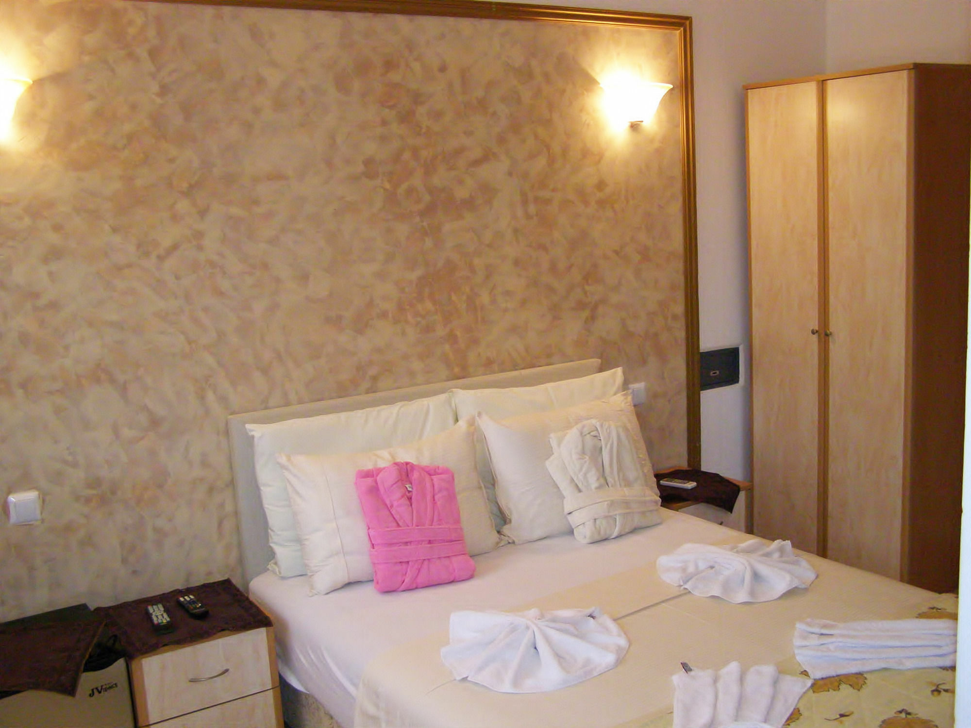 Hotel Wellness & Spa Angelo Gabriel Petrovac Extérieur photo