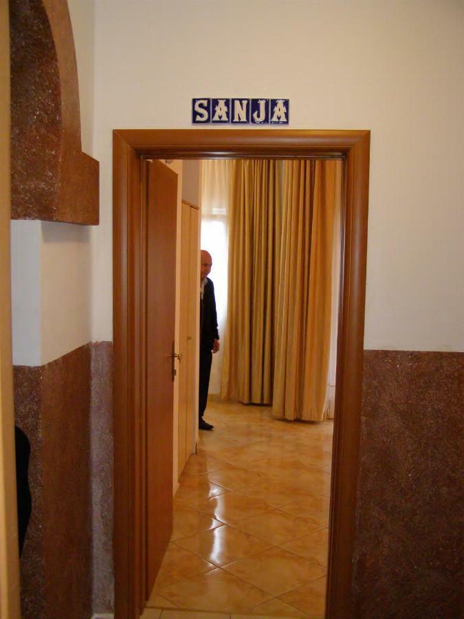 Hotel Wellness & Spa Angelo Gabriel Petrovac Extérieur photo