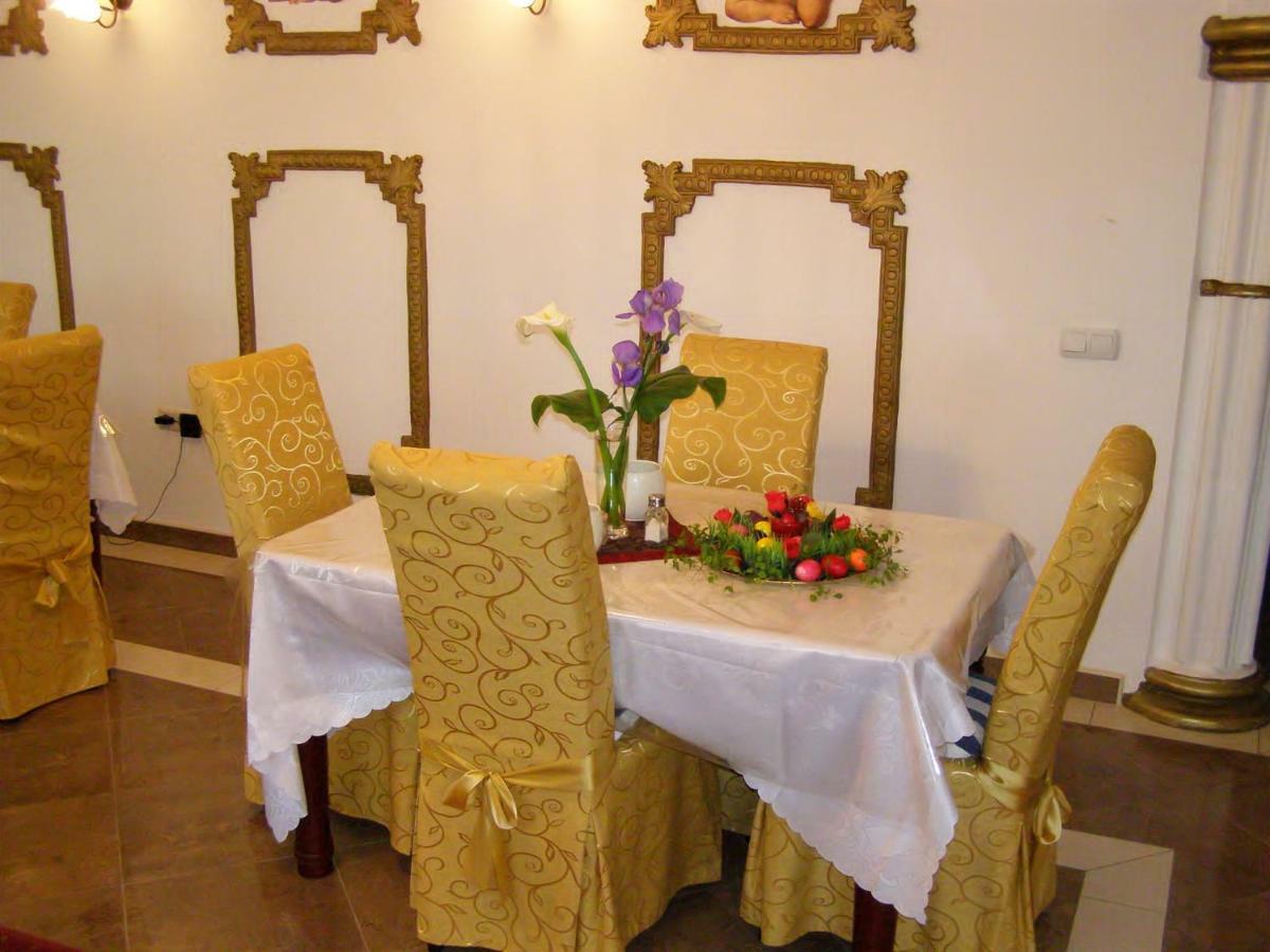 Hotel Wellness & Spa Angelo Gabriel Petrovac Extérieur photo